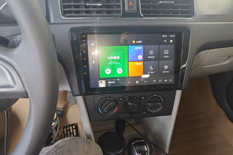 Used Skoda Rapid 2013 1.6L Automatic Smart Selection Model Audio And AC Panel