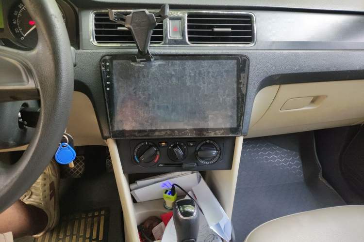 Used Skoda Rapid 2013 1.6L Automatic Smart Selection Model Audio And AC Panel