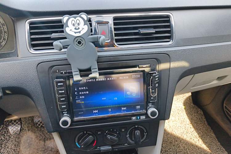 Used Skoda Rapid 2013 1.6L Manual Smart Selection Model Audio And AC Panel