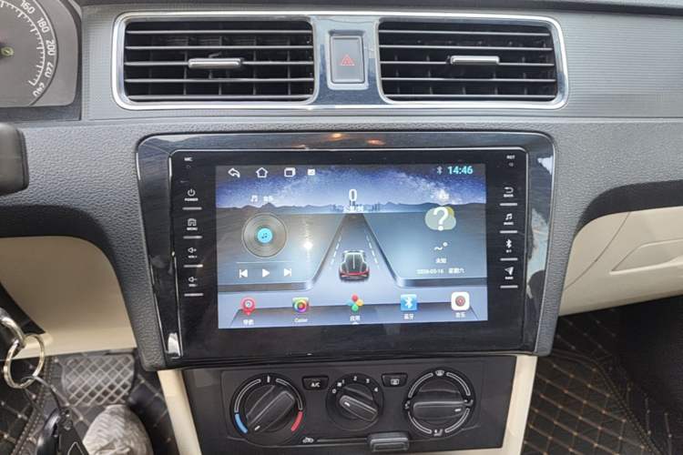 Used Skoda Rapid 2013 1.6L Automatic Smart Selection Model Audio And AC Panel