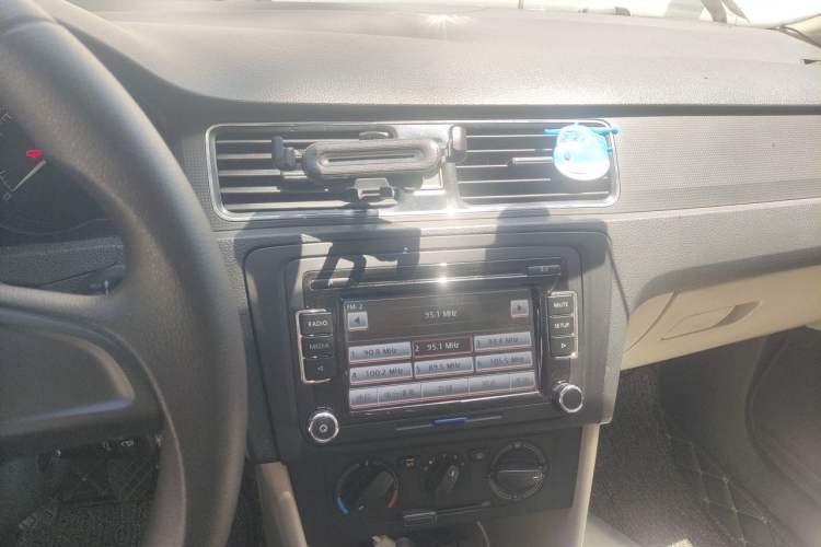 Used Skoda Rapid 2013 1.6L Manual Smart Selection Model Audio And AC Panel