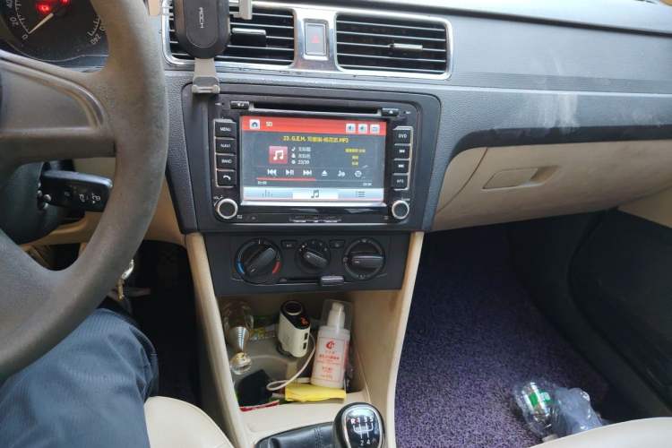 Used Skoda Rapid 2013 1.6L Manual Smart Selection Model Audio And AC Panel