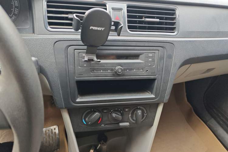 Used Skoda Rapid 2013 1.4L Manual Enjoyment Model Audio And AC Panel