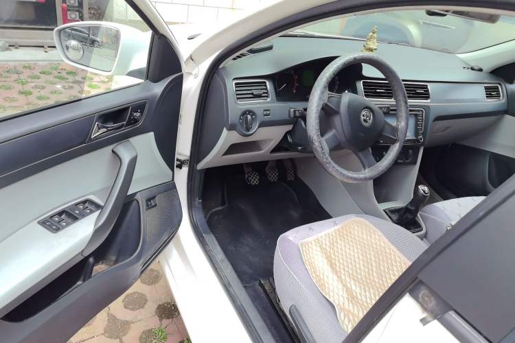 Used Skoda Rapid 2013 1.6L Manual Smart Selection Model Driver Seat