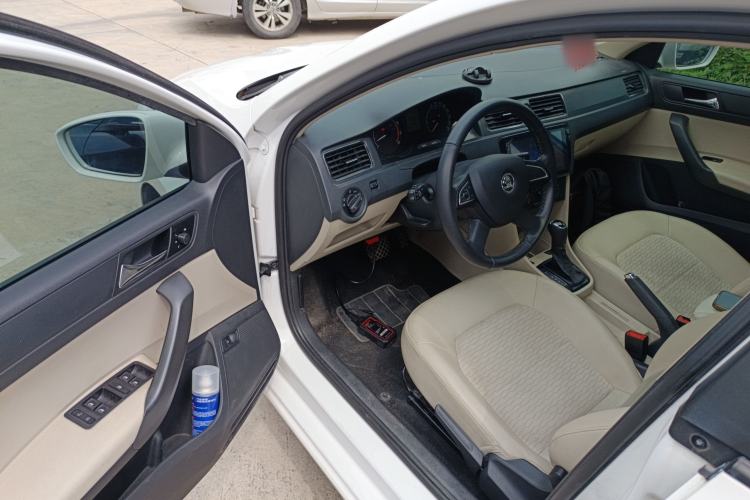 Used Skoda Rapid 2013 1.6L Automatic Smart Selection Model Driver Seat