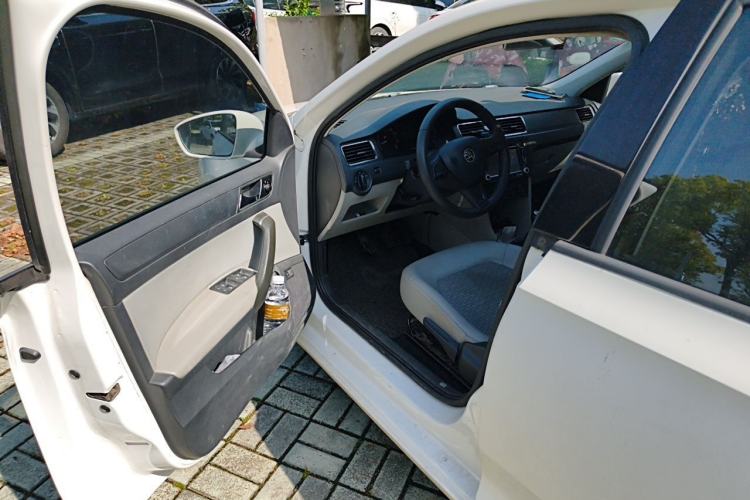 Used Skoda Rapid 2013 1.6L Manual Smart Selection Model Driver Seat