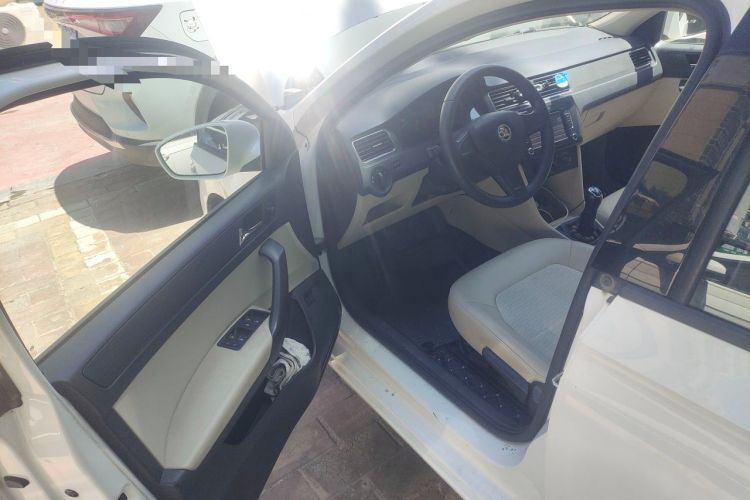 Used Skoda Rapid 2013 1.6L Manual Smart Selection Model Driver Seat