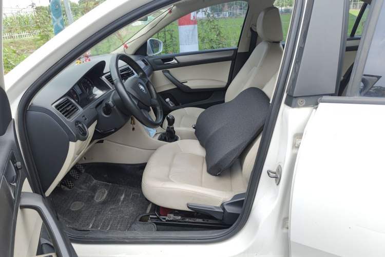 Used Skoda Rapid 2013 1.6L Manual Preferred Version Driver Seat