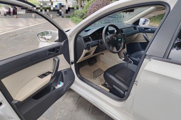Used Skoda Rapid 2013 1.6L Automatic Smart Selection Model Driver Seat