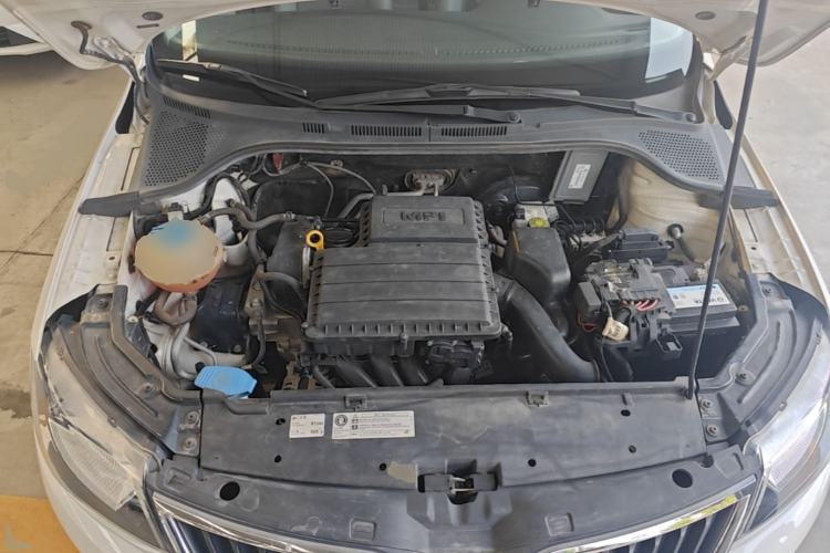 Used Skoda Rapid 2013 1.6L Automatic Smart Selection Model Engine Bay