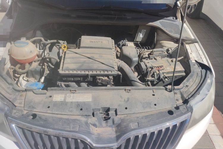Used Skoda Rapid 2013 1.6L Automatic Smart Selection Model Engine Bay