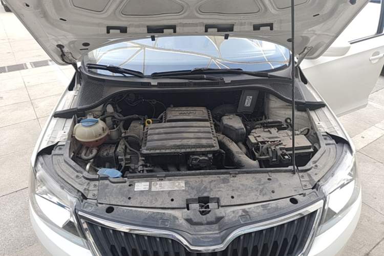 Used Skoda Rapid 2013 1.6L Automatic Smart Selection Model Engine Bay