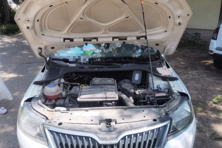 Used Skoda Rapid 2013 1.4L Manual Smart Selection Trim Engine Bay