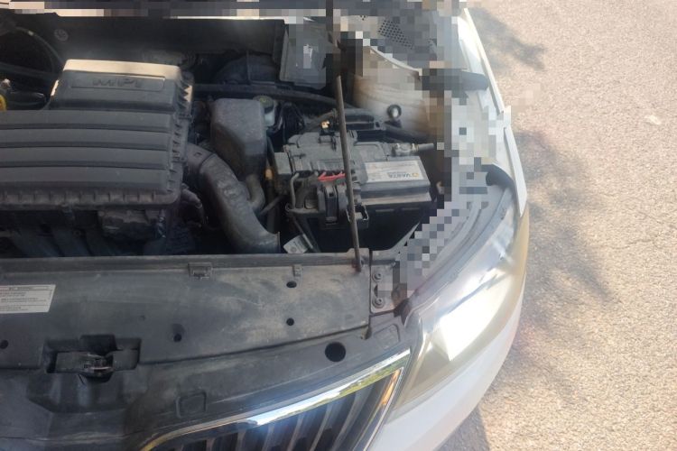 Used Skoda Rapid 2013 1.6L Automatic Smart Selection Model Engine Bay Left