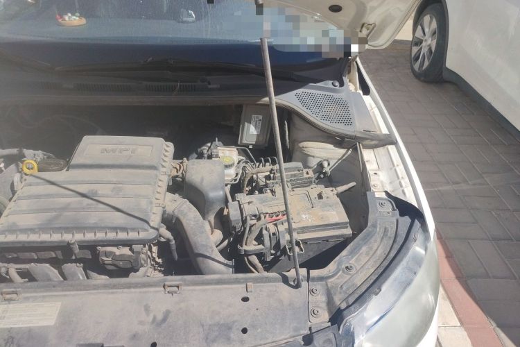 Used Skoda Rapid 2013 1.6L Automatic Smart Selection Model Engine Bay Left