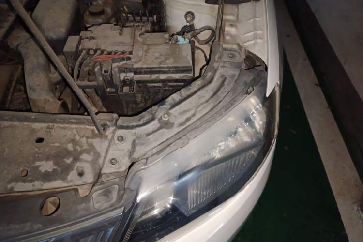 Used Skoda Rapid 2013 1.4L Manual Enjoyment Model Engine Bay Left