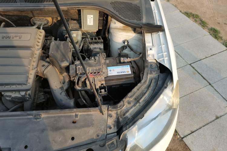 Used Skoda Rapid 2013 1.6L Manual Smart Selection Model Engine Bay Left