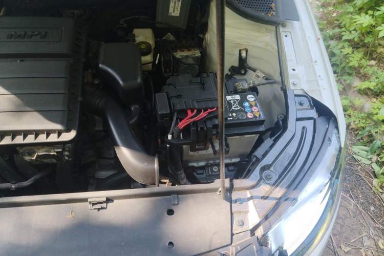 Used Skoda Rapid 2013 1.6L Manual Smart Selection Model Engine Bay Left