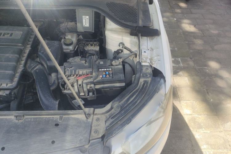 Used Skoda Rapid 2013 1.6L Manual Smart Selection Model Engine Bay Left