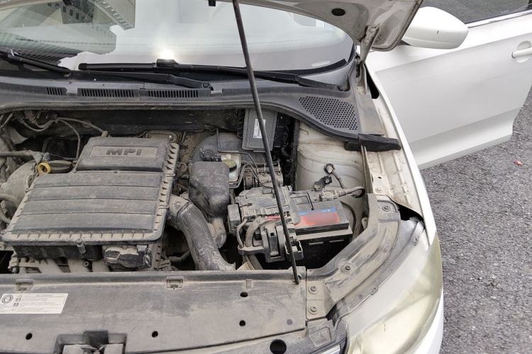 Used Skoda Rapid 2013 1.6L Manual Smart Selection Model Engine Bay Left