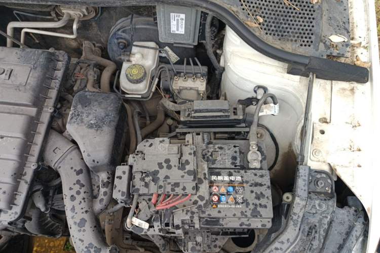 Used Skoda Rapid 2013 1.6L Automatic Smart Selection Model Engine Bay Left