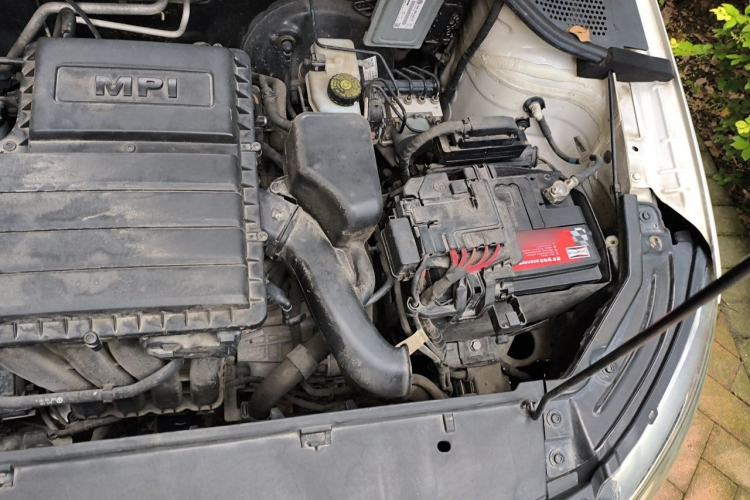 Used Skoda Rapid 2013 1.6L Automatic Smart Selection Model Engine Bay Left