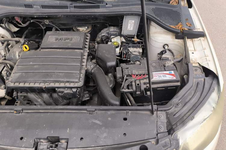 Used Skoda Rapid 2013 1.6L Manual Smart Selection Model Engine Bay Left
