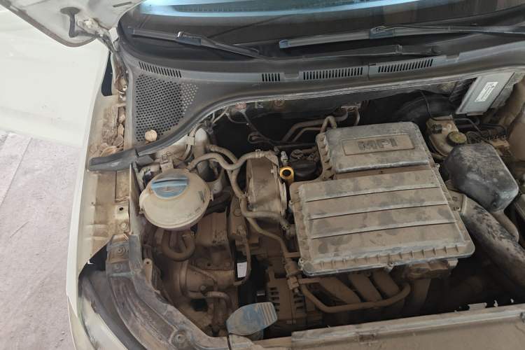 Used Skoda Rapid 2013 1.6L Manual Smart Selection Model Engine Bay Right