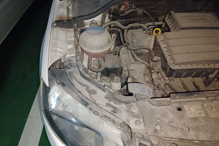 Used Skoda Rapid 2013 1.4L Manual Enjoyment Model Engine Bay Right