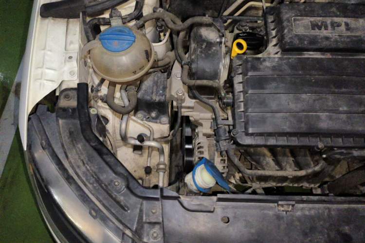Used Skoda Rapid 2013 1.4L Manual Enjoyment Model Engine Bay Right