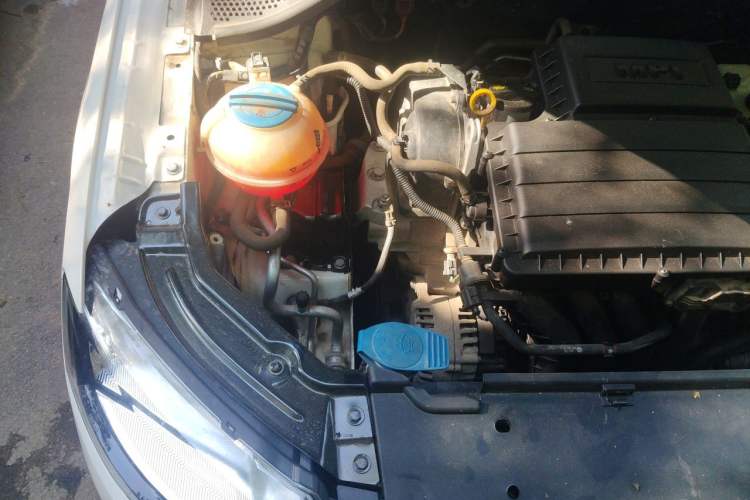 Used Skoda Rapid 2013 1.6L Manual Smart Selection Model Engine Bay Right
