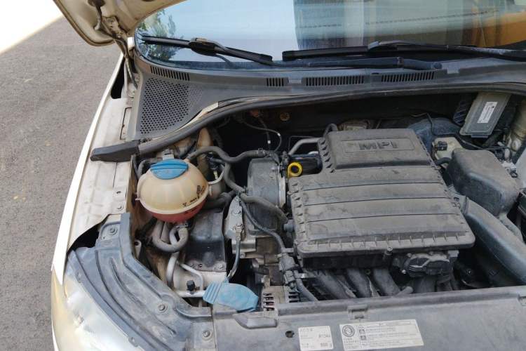 Used Skoda Rapid 2013 1.6L Manual Smart Selection Model Engine Bay Right