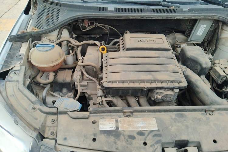 Used Skoda Rapid 2013 1.6L Manual Smart Selection Model Engine Bay Right