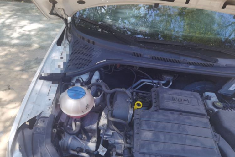 Used Skoda Rapid 2013 1.6L Automatic Smart Selection Model Engine Bay Right