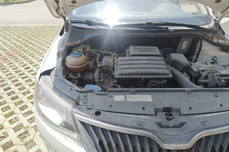 Used Skoda Rapid 2013 1.6L Manual Enjoyment Model Engine Bay Right