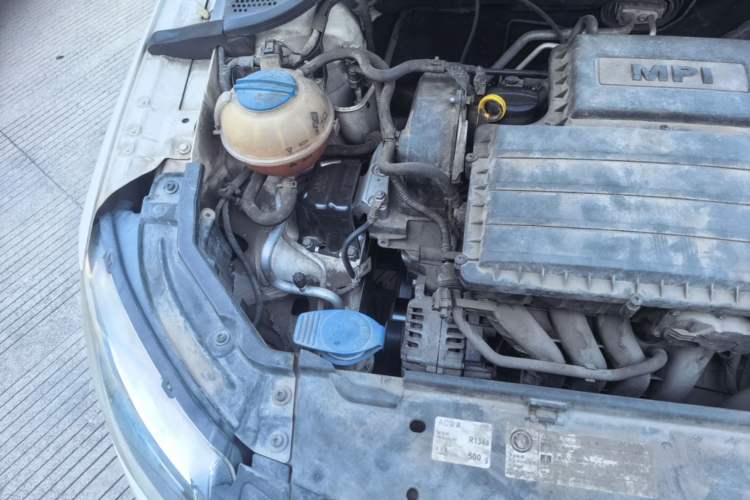 Used Skoda Rapid 2013 1.6L Automatic Smart Selection Model Engine Bay Right