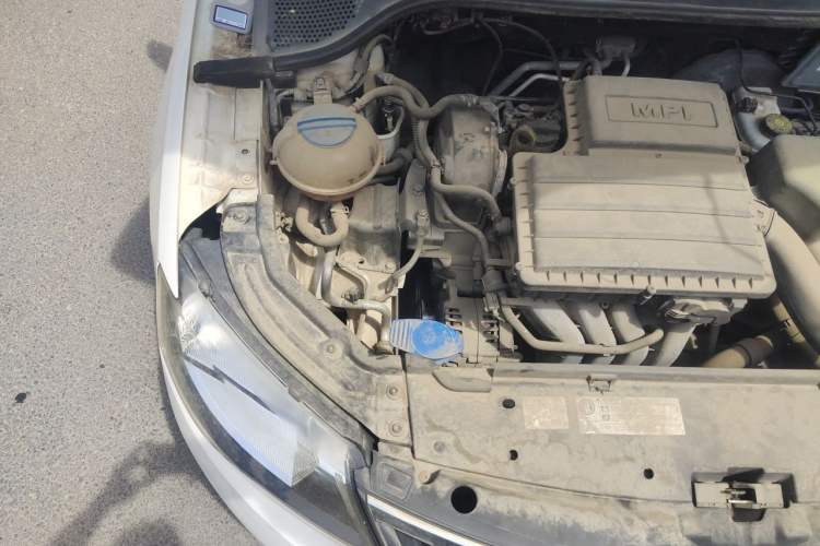Used Skoda Rapid 2013 1.6L Manual Enjoyment Model Engine Bay Right
