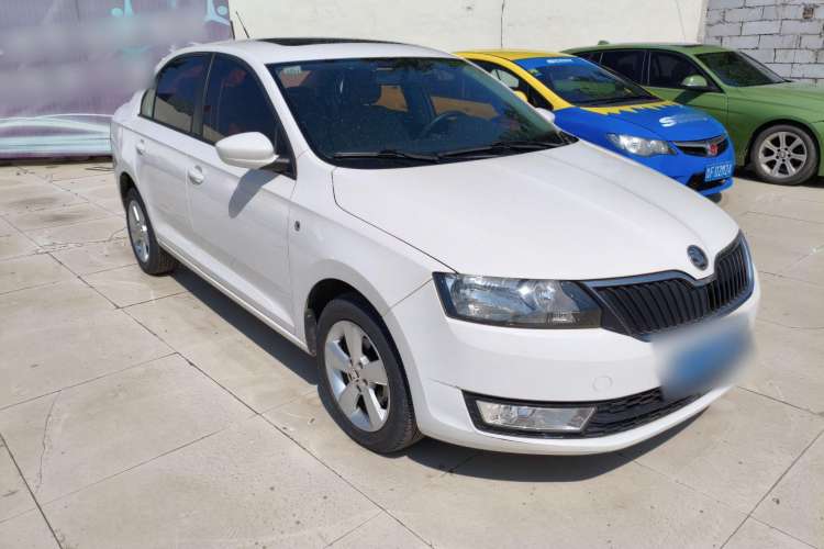 Used Skoda Rapid 2013 1.6L Automatic Smart Selection Model Exterior 2