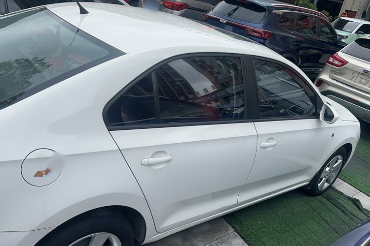Used Skoda Rapid 2013 1.6L Automatic Smart Selection Model Exterior 2