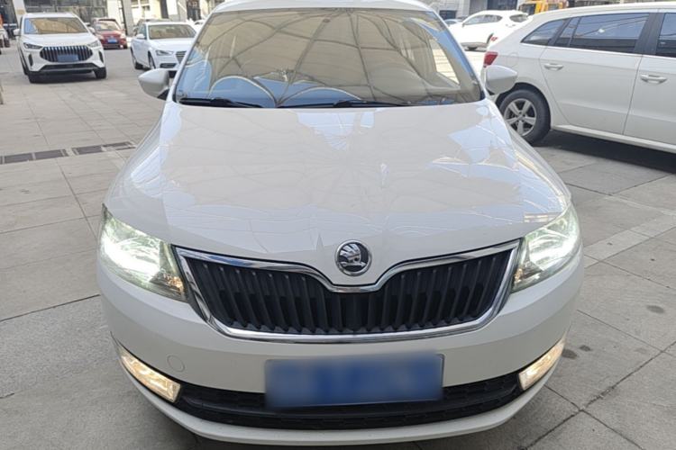 Used Skoda Rapid 2013 1.6L Automatic Smart Selection Model Front