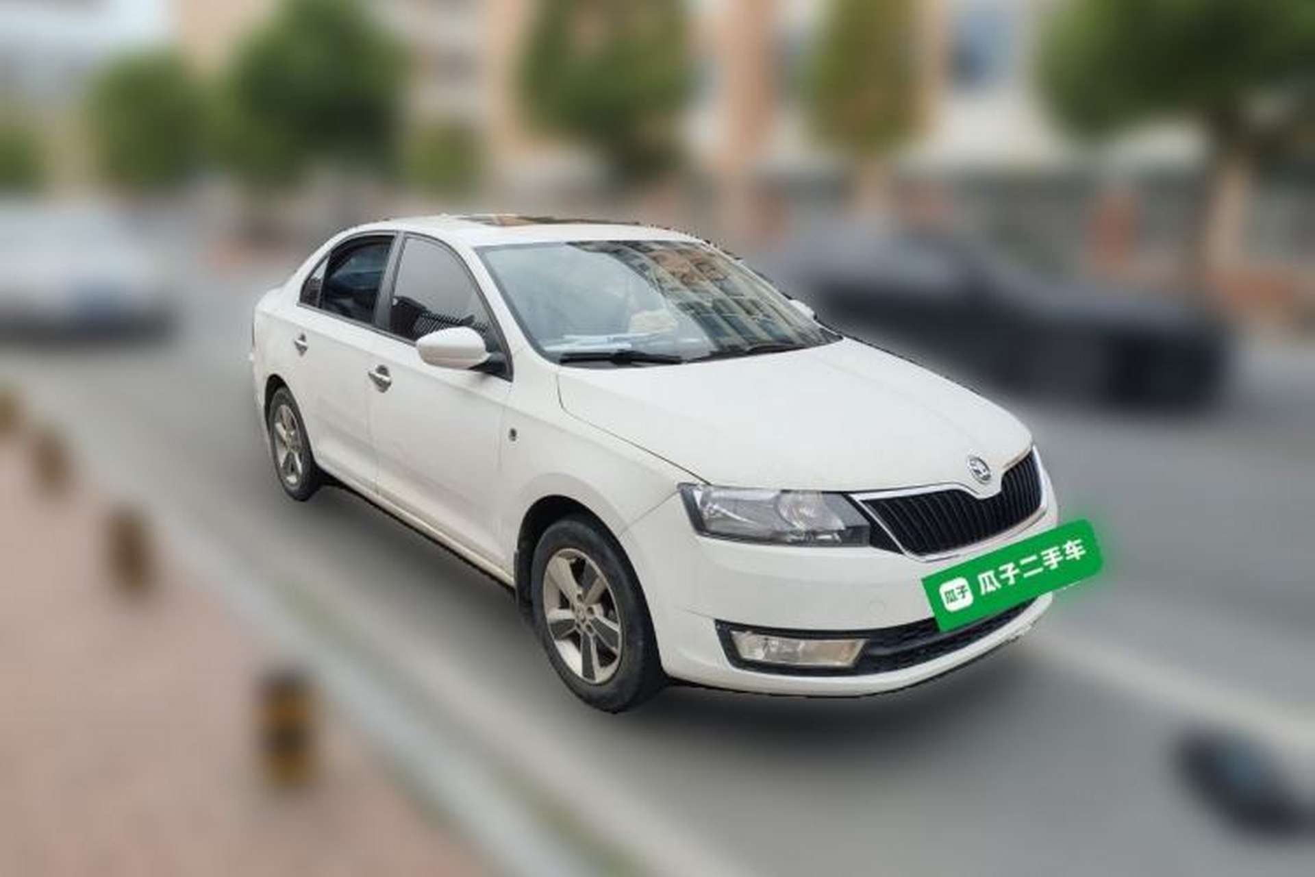 Used Skoda Rapid 2013 1.6L Automatic Smart Selection Model Front Right 45 Deg