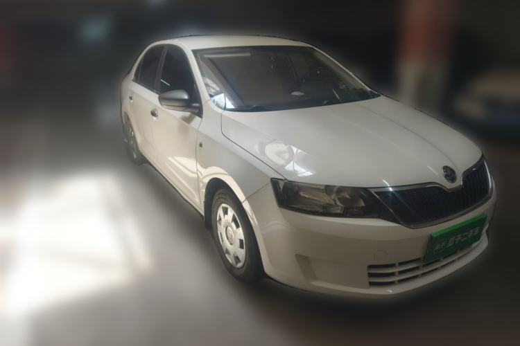 Used Skoda Rapid 2013 1.4L Manual Enjoyment Model Front Right 45 Deg