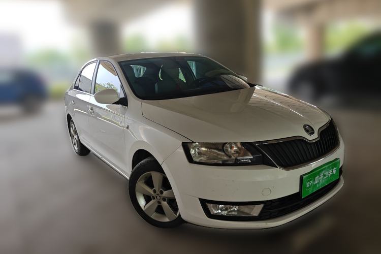 Used Skoda Rapid 2013 1.6L Manual Smart Selection Model Front Right 45 Deg