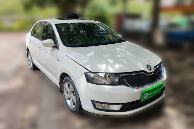 Used Skoda Rapid 2013 1.6L Automatic Smart Selection Model Front Right 45 Deg