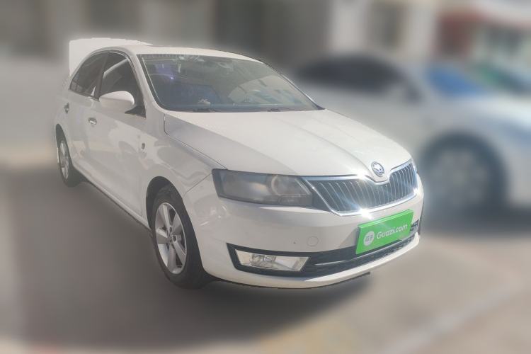 Used Skoda Rapid 2013 1.6L Automatic Smart Selection Model Front Right 45 Deg