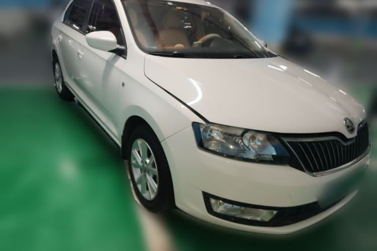 Used Skoda Rapid 2013 1.6L Automatic Preferred Model Front Right 45 Deg