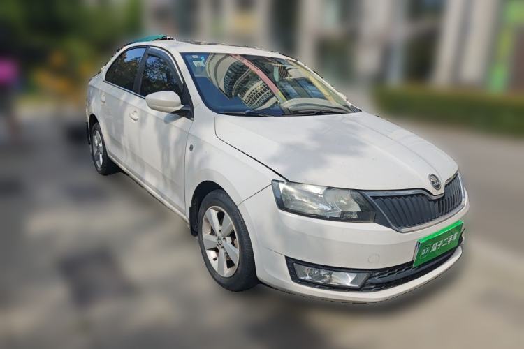 Used Skoda Rapid 2013 1.6L Manual Smart Selection Model Front Right 45 Deg