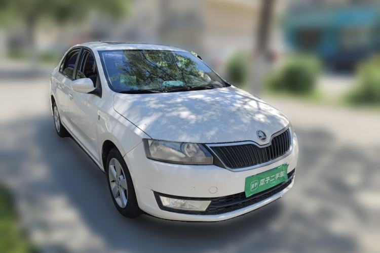 Used Skoda Rapid 2013 1.6L Manual Smart Selection Model Front Right 45 Deg