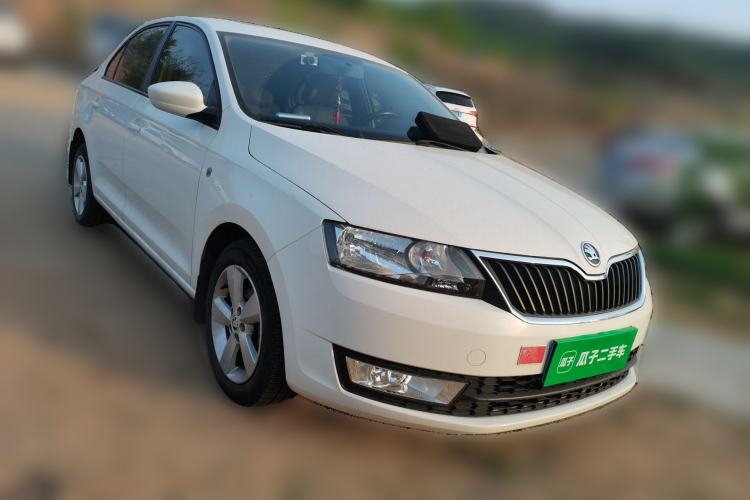 Used Skoda Rapid 2013 1.6L Manual Smart Selection Model Front Right 45 Deg