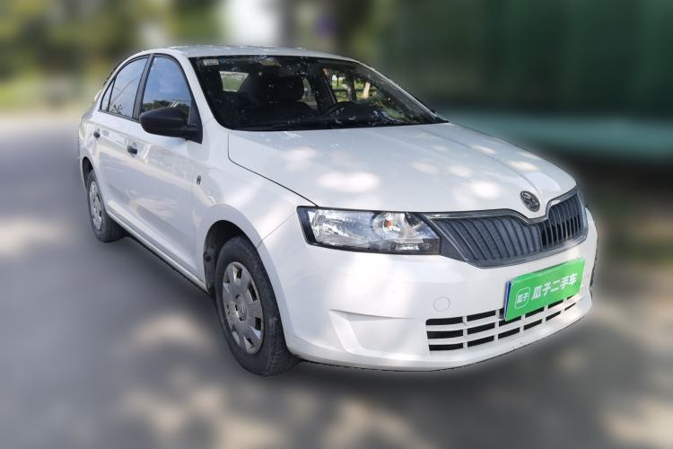 Used Skoda Rapid 2013 1.6L Manual Enjoyment Model Front Right 45 Deg